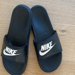 Nike Black and White Men's Sandals